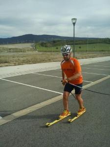 Descubriendo Ardoy con los rollerskis. 