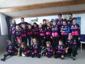 Primera foto de grupo de la temporada. Foto: Arantxa Pérez.Irrintzi Ski